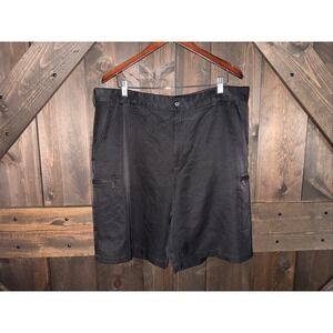 IZOD Golf Men's 38 Classic Fit Black Moisture Wicking Stretch Golf Shorts